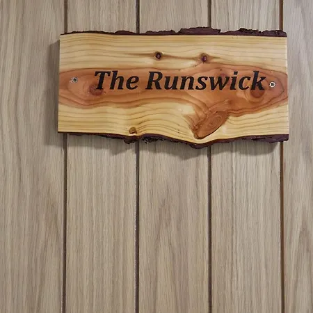 Host & - The Runswick At Brunswick