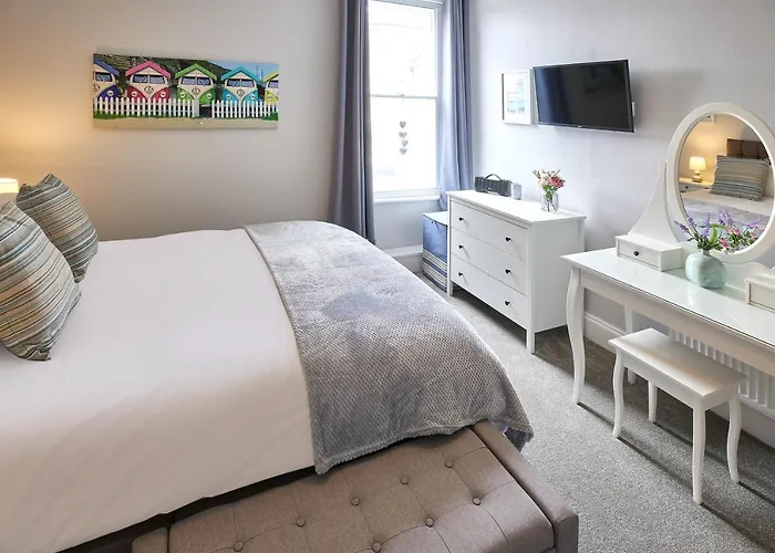 Host & - The Runswick At Brunswick